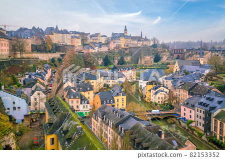 Skyline of old town Luxembourg City from top view 82153352