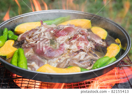 [Genghis Khan at the auto campsite] 82155413