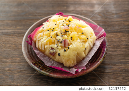 Japanese sweets steamed sweet potato bread Japanese sweets steamed sweet potato bread 82157252