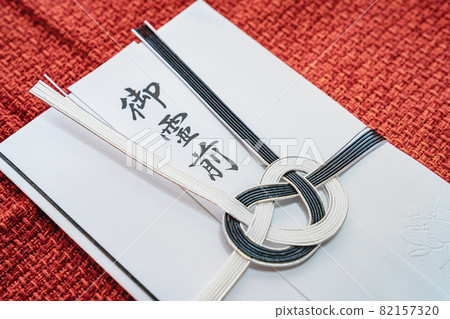 日本葬禮上送給死者家屬的香袋照片。 82157320