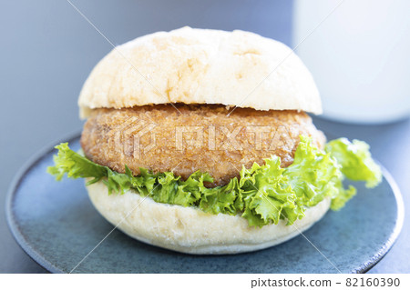 Delicious croquette bread 82160390