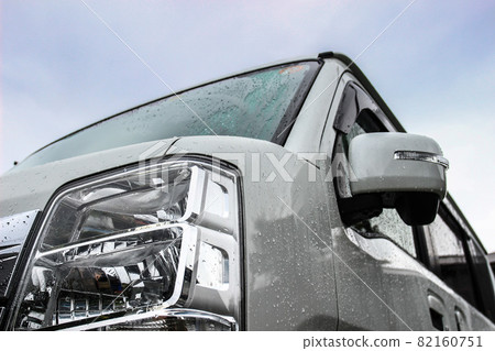 Hand wash of tall cars 82160751