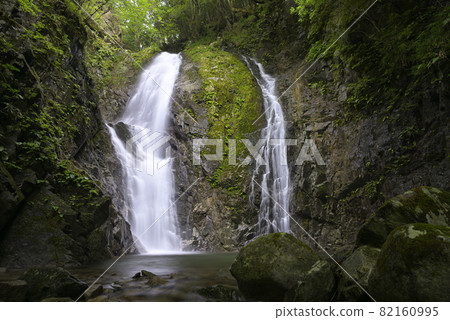 Eizen Waterfall (Eigenji Takano Town, Higashiomi City, Shiga Prefecture) 82160995