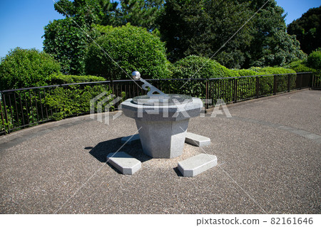 橫濱,一個山丘公園,天氣晴朗時可以看到海港 橫濱,一個山丘公園,天氣晴朗時可以看到海港 82161646