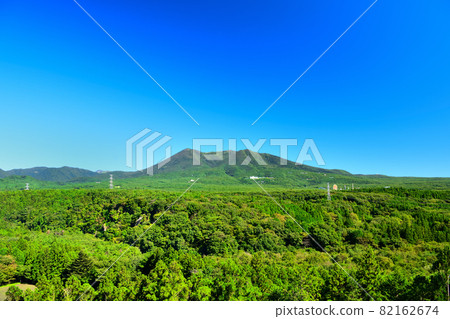 從那須鹽原看那須山 從那須鹽原看那須山 82162674