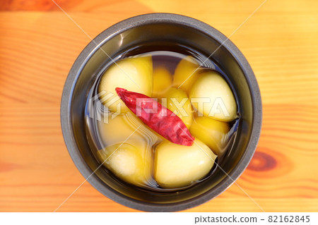 Grilled garlic in oil Grilled garlic in oil 82162845