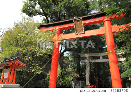 Mabashi Inari Shrine (Dazzling Narijinja) Ichinotorii and Shosando 82163708