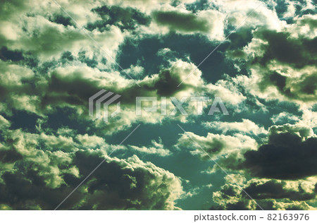 Complex cloud pattern 82163976