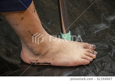 Calligraphy performance 82168667