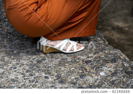 A woman who enjoys the beautiful district A woman who enjoys the beautiful district 82168888