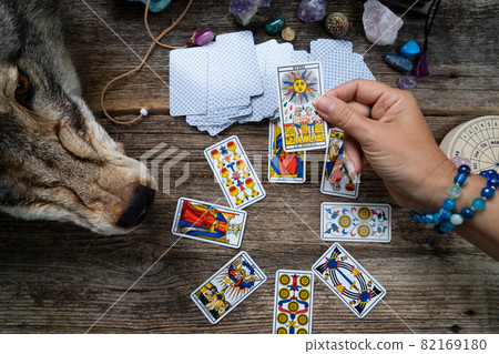 Fortune telling on tarot cards Fortune telling on tarot cards 82169180