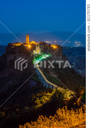 Night view of the village of Civita di Bagnoregio Night view of the village of Civita di Bagnoregio 82170783