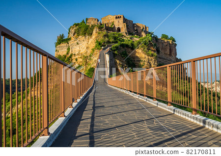 Village of Civita di Bagnoregio in Lazio 82170811