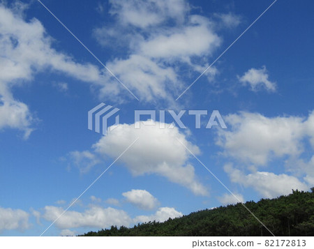 Blue sky and white clouds in the aftermath of a typhoon 82172813