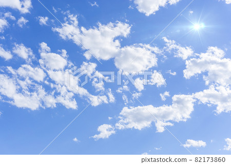 Background material of the sun, the refreshing blue sky and clouds_c_02 Background material of the sun, the refreshing blue sky and clouds_c_02 82173860