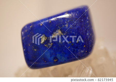 Lapis lazuli rough stone lapis lazuli Lapis lazuli rough stone lapis lazuli 82173945