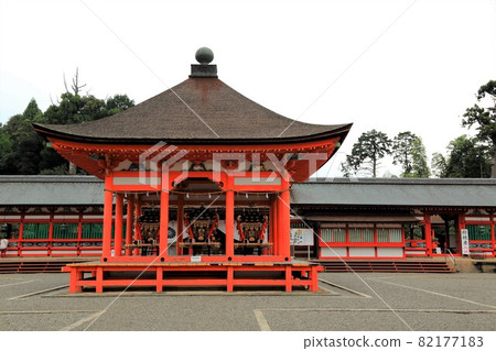 Nangu Shrine 61 (Tarui Town, Fuwa District, Gifu Prefecture) 82177183