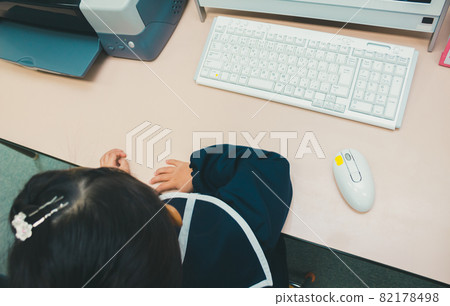 younger, girl, young girl 82178498