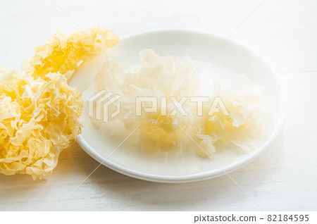 Chinese food white fungus 82184595