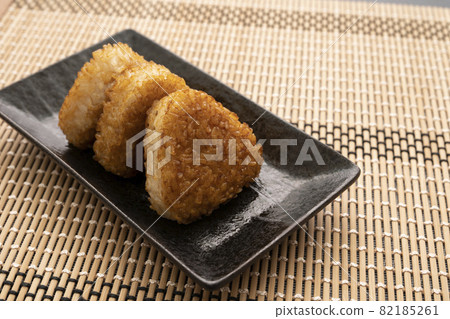 烤飯糰 烤飯糰 82185261
