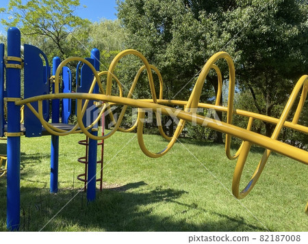 Let's play with children under the blue sky with the playset in the park Let's play with children under the blue sky with the playset in the park 82187008