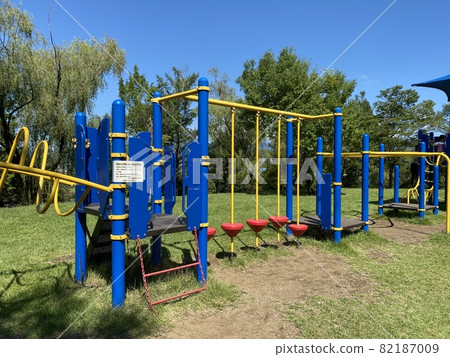 帶著公園裡的玩具，在藍天下和孩子們一起玩耍吧 82187009
