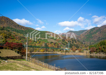 Momijidani Suspension Bridge 82187396