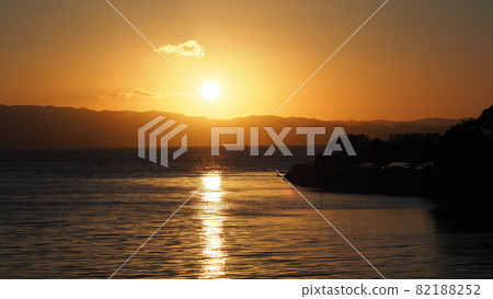 Beautiful Omura Bay (Viewing Omura Bay from the mouth of the Korikawa River) Beautiful Omura Bay (Viewing Omura Bay from the mouth of the Korikawa River) 82188252
