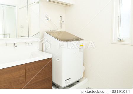 Washroom and washing machine 82191084