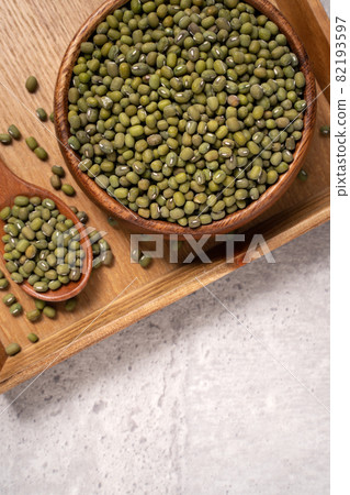 Mung bean mung bean green raw りょくとう green bean 82193597