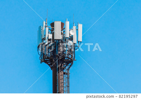 Antenna signal radio high mobile communication network on the background of blue sky Antenna signal radio high mobile communication network on the background of blue sky 82195297