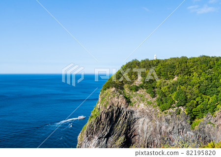 鄂霍次克海和海岸線(日本-北海道-Furepe瀑布) 鄂霍次克海和海岸線(日本-北海道-Furepe瀑布) 82195820