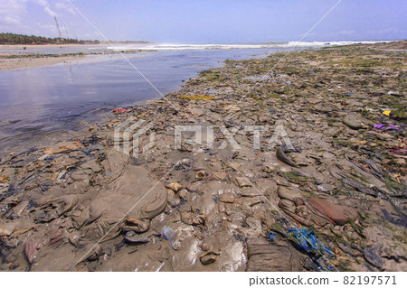 Dirty beach in Teshie, Ghana 82197571