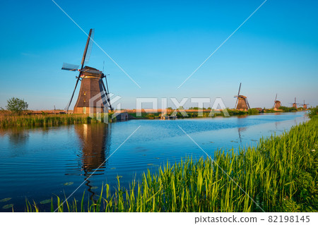 Windmills at Kinderdijk in Holland. Netherlands Windmills at Kinderdijk in Holland. Netherlands 82198145