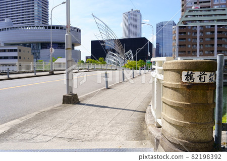 Chikuzen Bridge over the Tosahori River (Nishi-ku, Osaka) 82198392