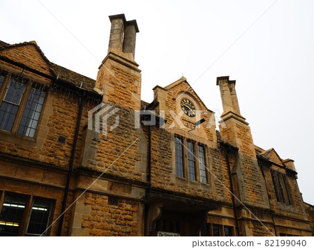 伯頓在水面上 伯頓在水面上 82199040