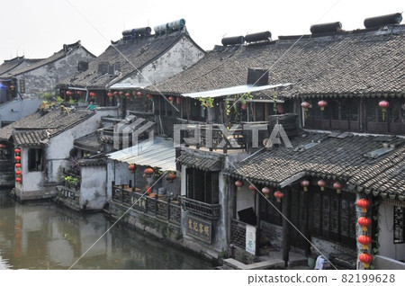 中國, 浙江省, 西塘, 運河沿岸的房子, 水鄉, 古城 中國, 浙江省, 西塘, 運河沿岸的房子, 水鄉, 古城 82199628
