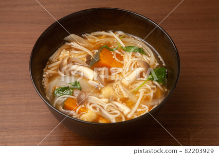 Boiled noodles with mushrooms and pumpkin 82203929