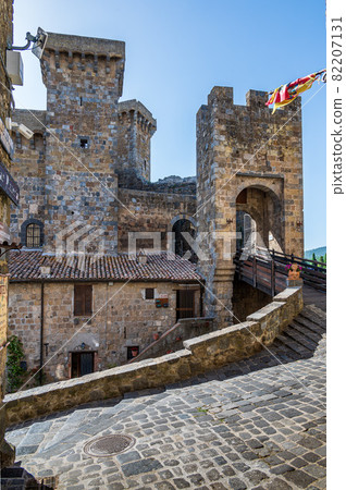 The gate to the castle of Bolsena The gate to the castle of Bolsena 82207131