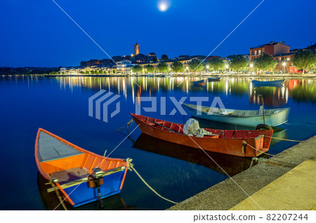 View of the village of Marta by night 82207244
