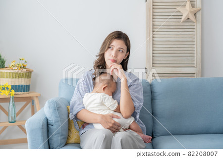 Moms thinking about babies (childcare, parenting, family, family). Moms thinking about babies (childcare, parenting, family, family). 82208007