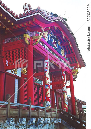 Shurijo Castle, Okinawa Prefecture Up [Vertical composition] 82208929