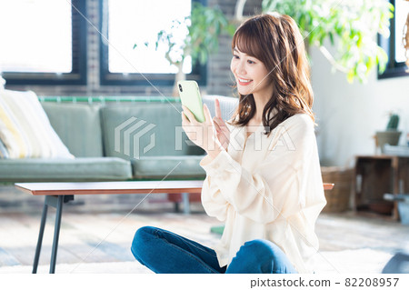 Female Smartphone Living Lifestyle 82208957