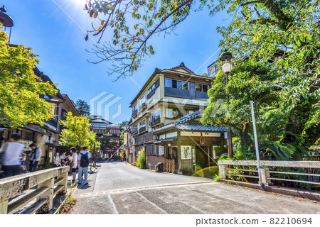 Scenery of the hot spring town of Hakone Yumoto, Kanagawa Prefecture 82210694