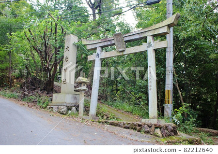 大岩神社石鳥居 82212640