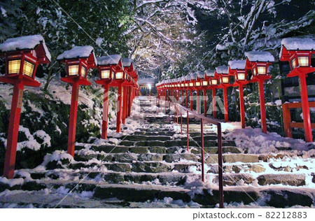 Kifune Shrine lit up snow scene 82212883