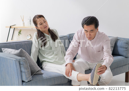 Senior couple feeling unwell anxiety 82213775