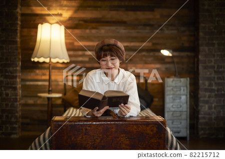 看書的女人 看書的女人 82215712