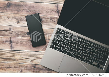 Laptops and smartphones 82216752