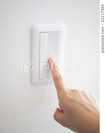 Finger image of pressing the switch Finger image of pressing the switch 82217984